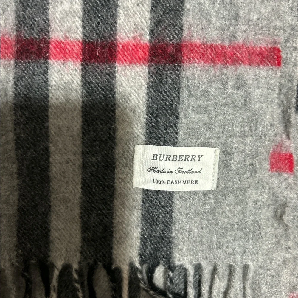 Burberry Grey Cashmere Plaid Scarf Made in Scotland Nova Check